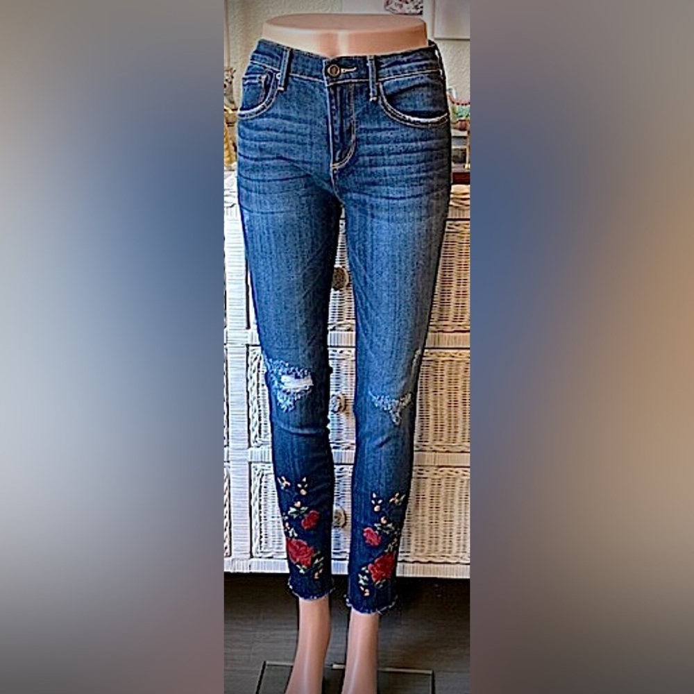 Driftwood Jackie Jeans Skinny Cotton Distressed Floral  Embroidery size 25 x 28